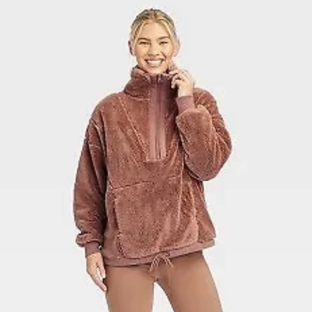 Target JoyLab Women’s Sherpa 1/2 Zip. Size XL. Like New. Matching flare leggings
